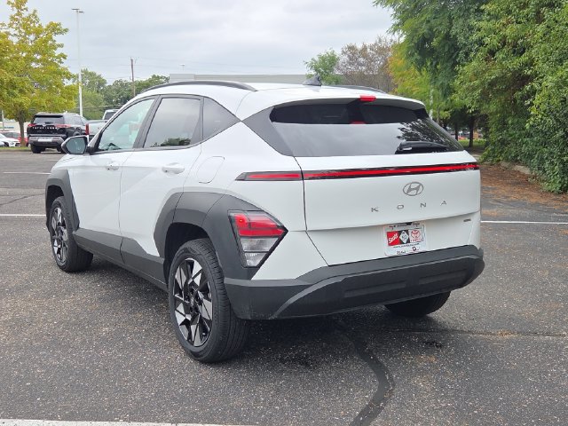 Used 2025 Hyundai Kona SEL AWD/4WD image 3