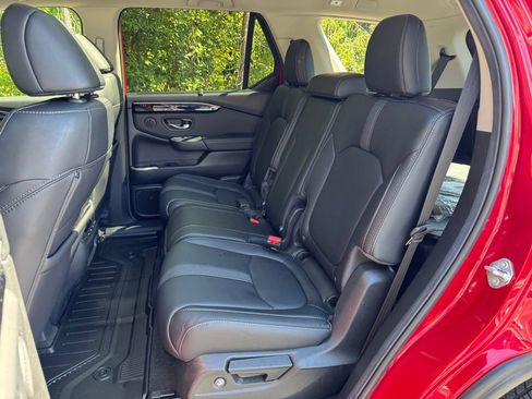 Certified 2025 Honda Pilot Touring image 15