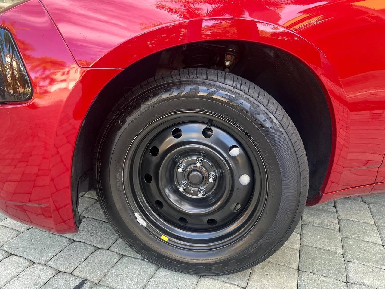 Used 2006 Dodge Charger RWD image 2