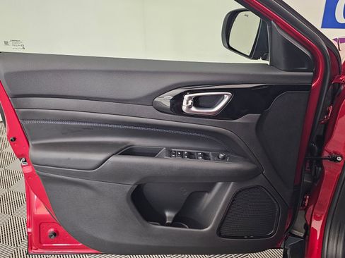 New 2026 Jeep Compass Latitude image 10