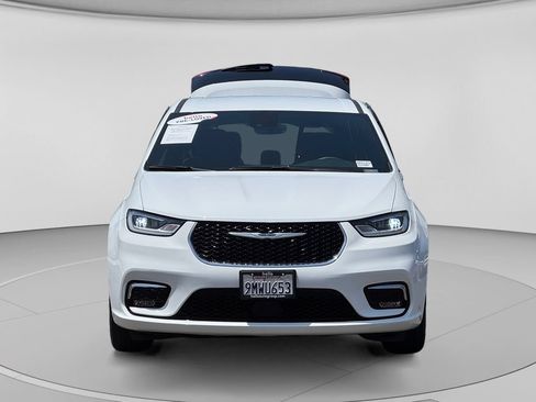 Used 2024 Chrysler Pacifica Touring FWD image 29