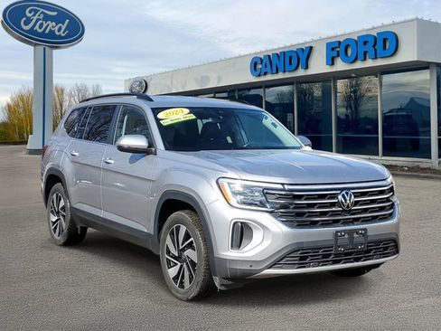 Used 2024 Volkswagen Atlas SE image 1