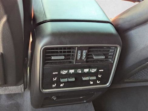 Used 2024 Porsche Cayenne S AWD/4WD image 18