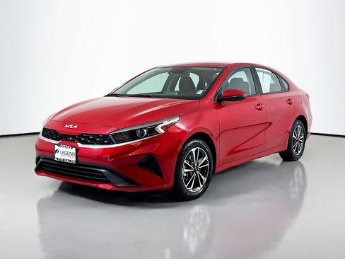 Used 2023 Kia Forte LXS w/ LXS Technology Package FWD image 1