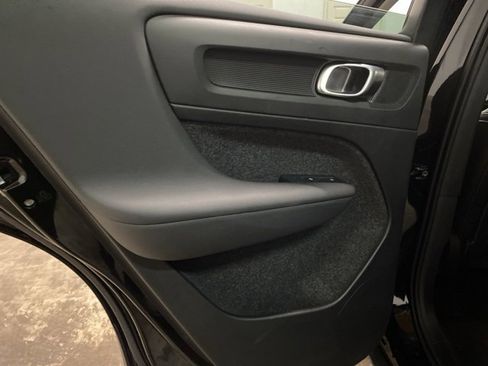 Used 2025 Volvo XC40 B5 Plus image 69