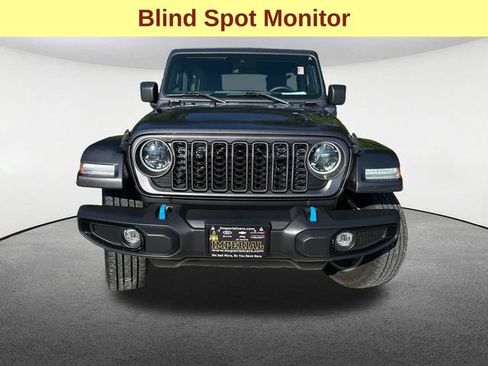 Used 2024 Jeep Wrangler Unlimited w/ Convenience Group AWD/4WD image 4