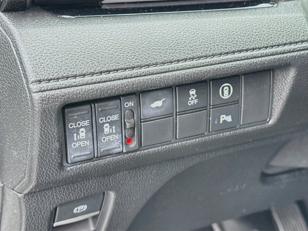 Used 2021 Honda Odyssey Elite image 11