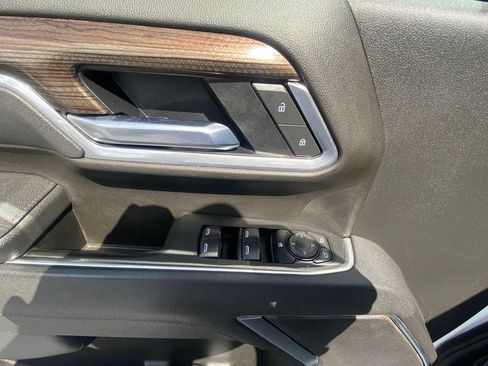 Used 2025 Chevrolet Silverado 2500 LT AWD/4WD image 11