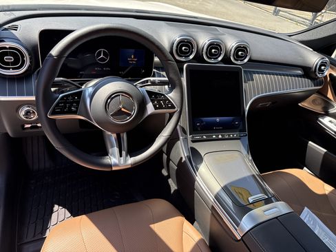 Used 2024 Mercedes-Benz CLE 300 4MATIC Coupe image 5