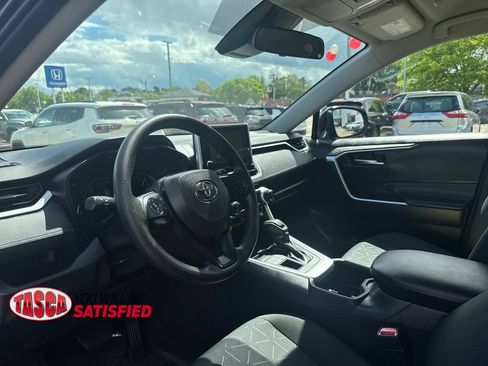 Used 2025 Toyota RAV4 XLE AWD/4WD image 14