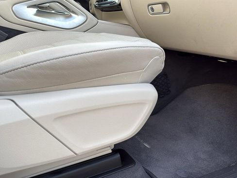 Used 2020 Mercedes-Benz GLE 450 4MATIC image 25