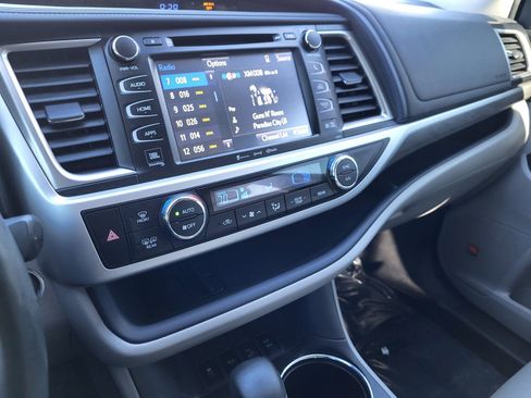 Used 2019 Toyota Highlander Limited Platinum image 11