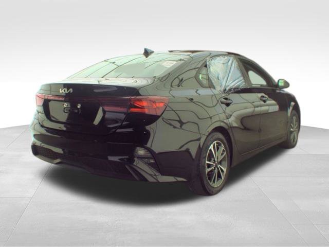 Used 2024 Kia Forte LXS FWD image 5