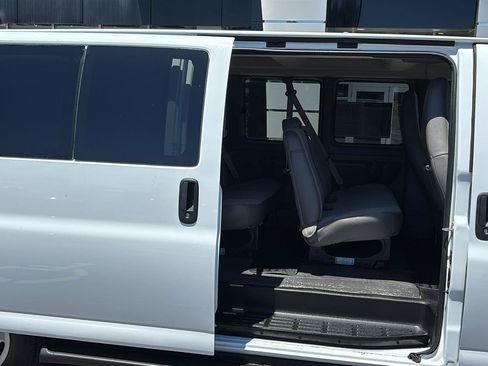 Certified 2025 Chevrolet Express 3500 LT w/ LT Preferred Equipment Group RWD image 16