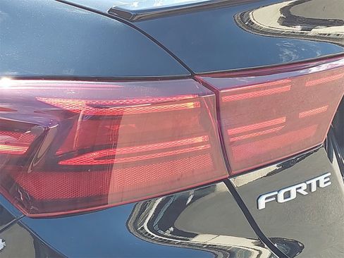 Certified 2022 Kia Forte GT image 37