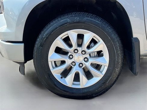 Used 2023 Chevrolet Silverado 1500 Custom image 30