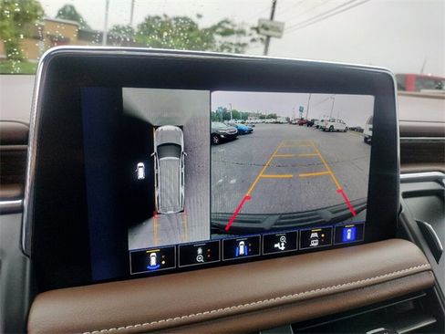 Used 2023 Chevrolet Suburban High Country image 37