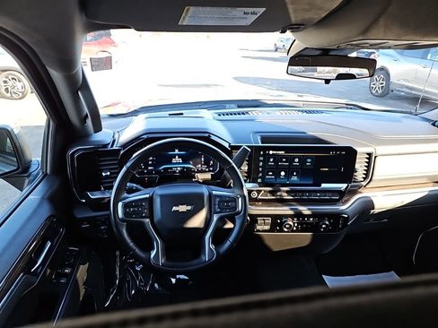 Used 2025 Chevrolet Silverado 1500 LT image 10