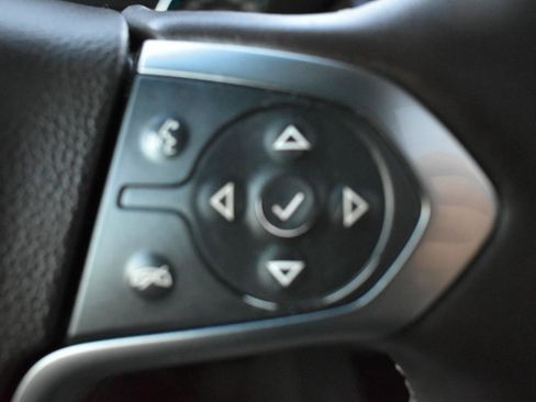 Used 2015 Chevrolet Suburban LTZ image 16