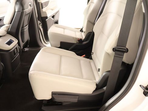 New 2026 Lincoln Navigator Premiere AWD/4WD image 13