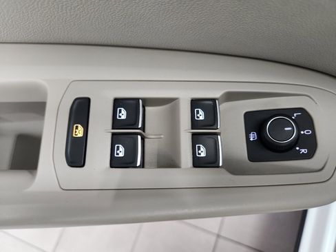 Used 2018 Volkswagen Atlas SE image 9