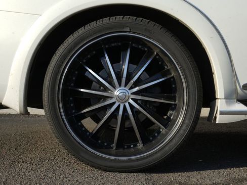 Used 2012 INFINITI QX56 4WD w/ Deluxe Touring Pkg image 11