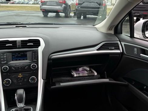 Used 2014 Ford Fusion SE image 24