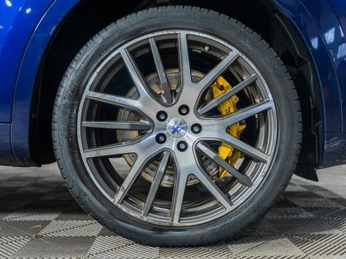 Used 2018 Maserati Levante S GranSport image 23