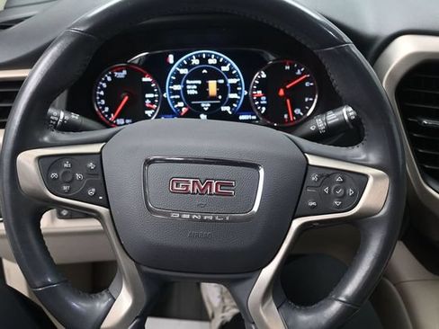 Used 2021 GMC Acadia Denali w/ Denali Ultimate Package AWD/4WD image 9