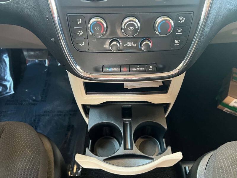 Used 2017 Dodge Grand Caravan SE w/ Power Window Group FWD image 24