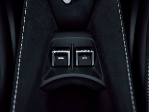 Used 2026 McLaren 750S image 61