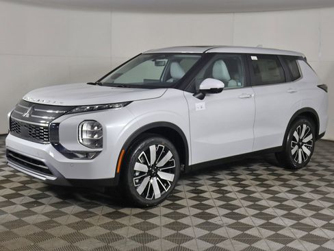 New 2026 Mitsubishi Outlander SE image 11