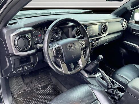 Used 2019 Toyota Tacoma TRD Off-Road image 13