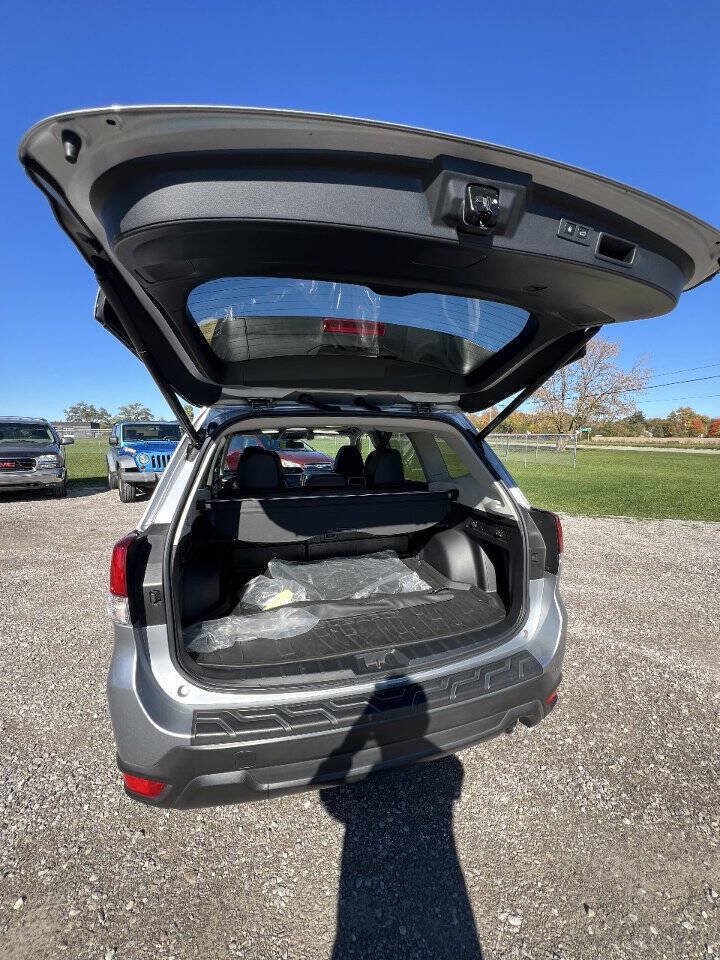 Used 2019 Subaru Forester Limited AWD/4WD image 17