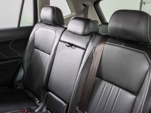 Used 2023 Volkswagen Tiguan SE image 24