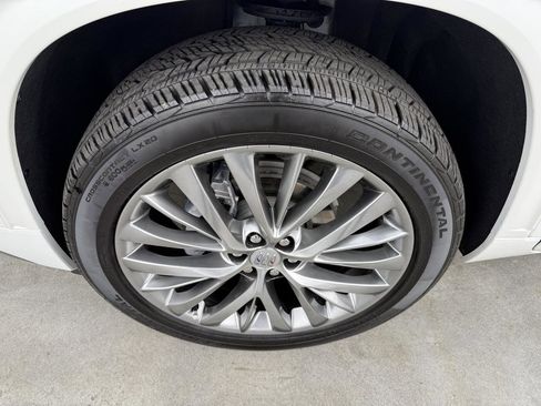 Used 2025 Buick Enclave Avenir w/ Super Cruise Package FWD image 60
