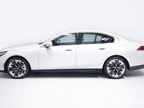 Used 2025 BMW 530i image 5