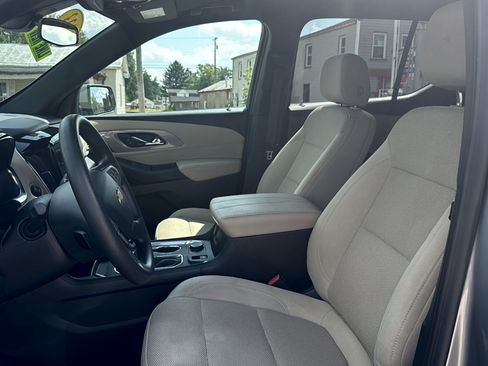 Used 2023 Chevrolet Traverse LS w/ Safety Package FWD image 5
