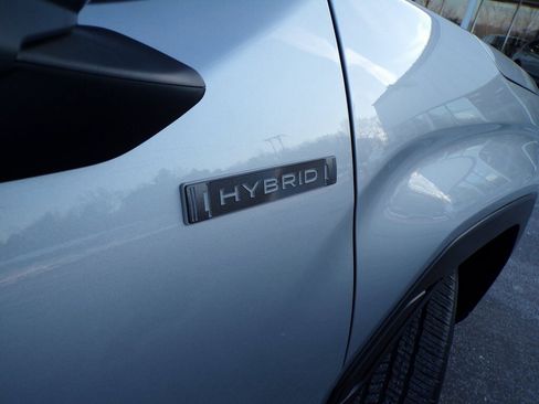 Certified 2025 Subaru Forester Premium image 32