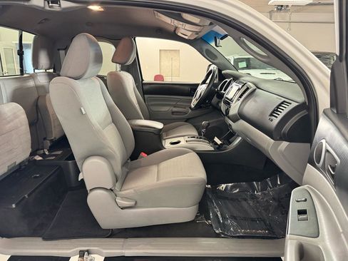Used 2015 Toyota Tacoma 4x4 Access Cab w/ SR5 Package image 26