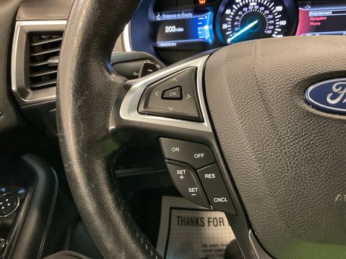 Used 2018 Ford Edge Titanium w/ Technology Package AWD/4WD image 24