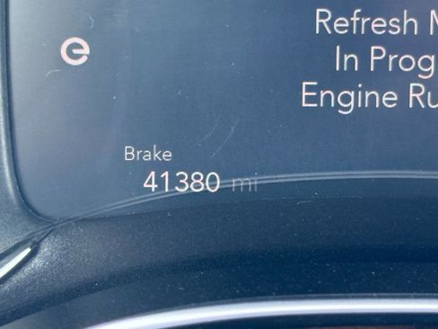 Used 2023 Chrysler Pacifica Pinnacle image 16