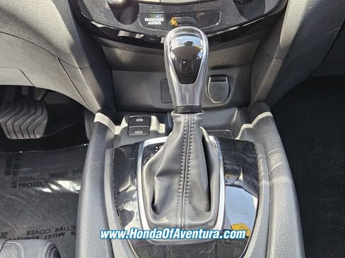 Used 2022 Nissan Rogue Sport SL AWD/4WD image 16