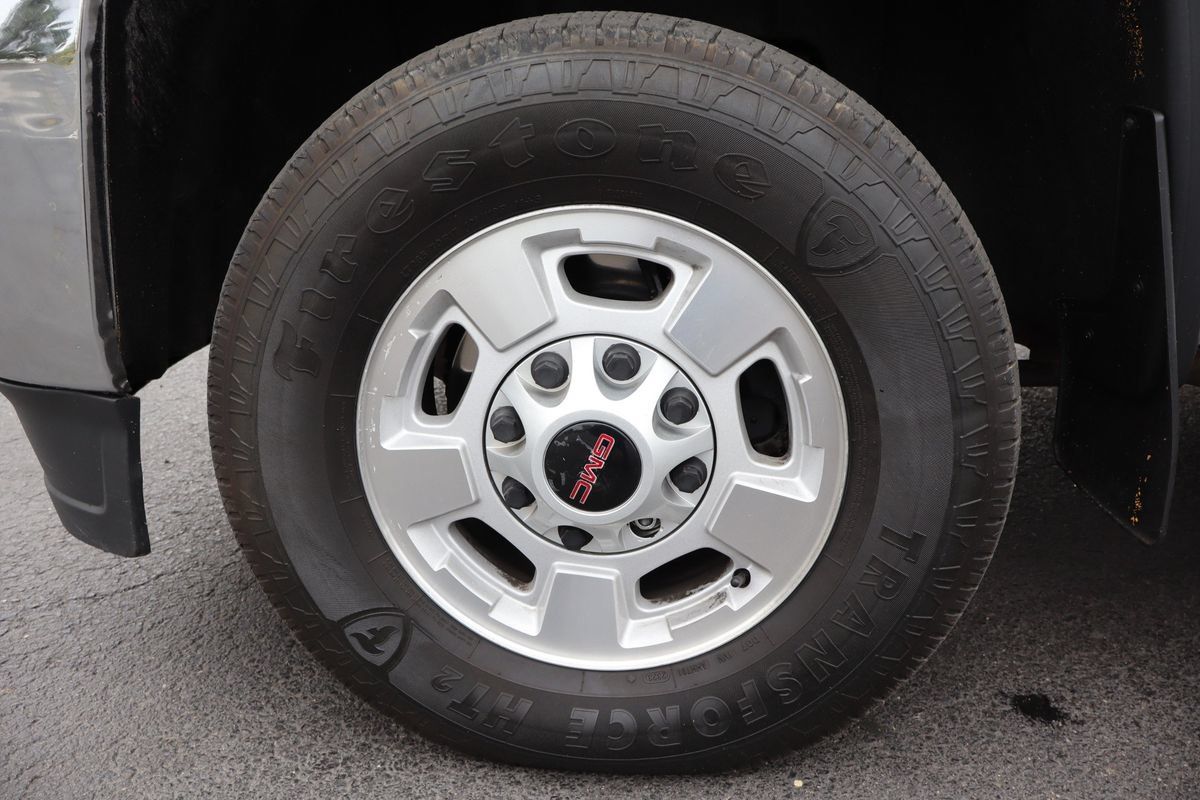 Used 2019 GMC Sierra 2500 SLE w/ Suspension Package, Off-Road AWD/4WD image 40
