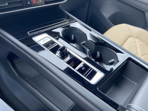 Used 2024 Volkswagen Atlas Cross Sport SE image 47