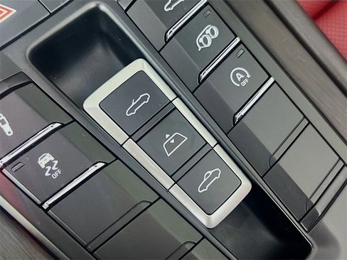 Certified 2018 Porsche 911 Carrera 4 GTS image 14