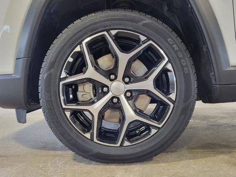 Used 2024 Jeep Compass Limited AWD/4WD image 10