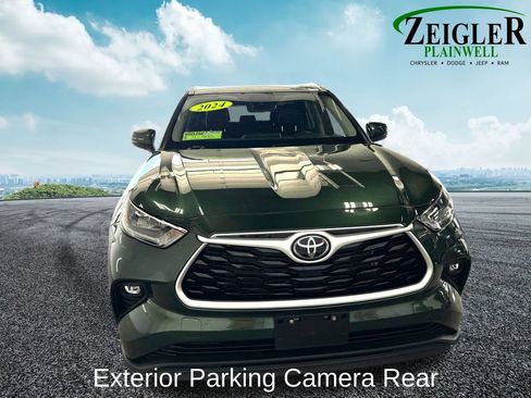 Used 2024 Toyota Highlander XLE AWD/4WD image 8
