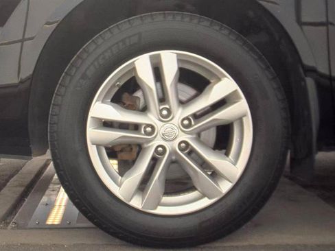 Used 2015 Nissan Rogue S w/ Convenience Package AWD/4WD image 7