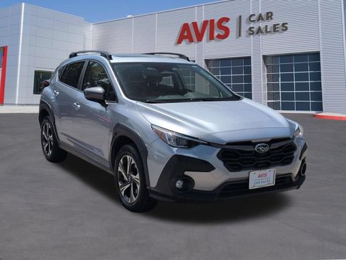 Used 2025 Subaru Crosstrek 2.5i Premium AWD/4WD image 3